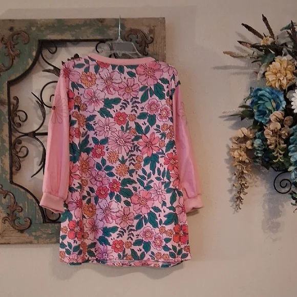 Floral Pink Blouse. Excellent Condition NWOT Size Small - Picture 10 of 12
